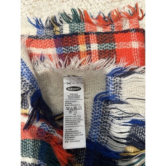 OLD NAVY Oversized Cozy Soft Brushed Flannel Blanket Scarf with Fringe 74”x40” - Picture 2 of 5
